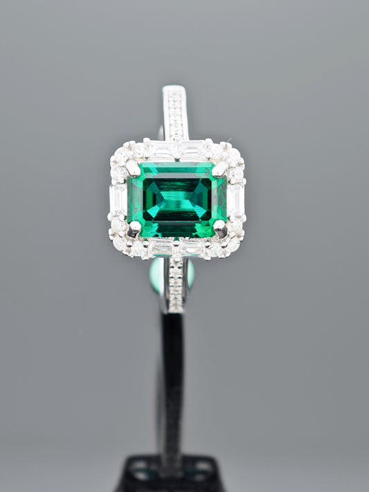 Certified S925 Silver Elegance: The Enchanting Cultivated Emerald Ring