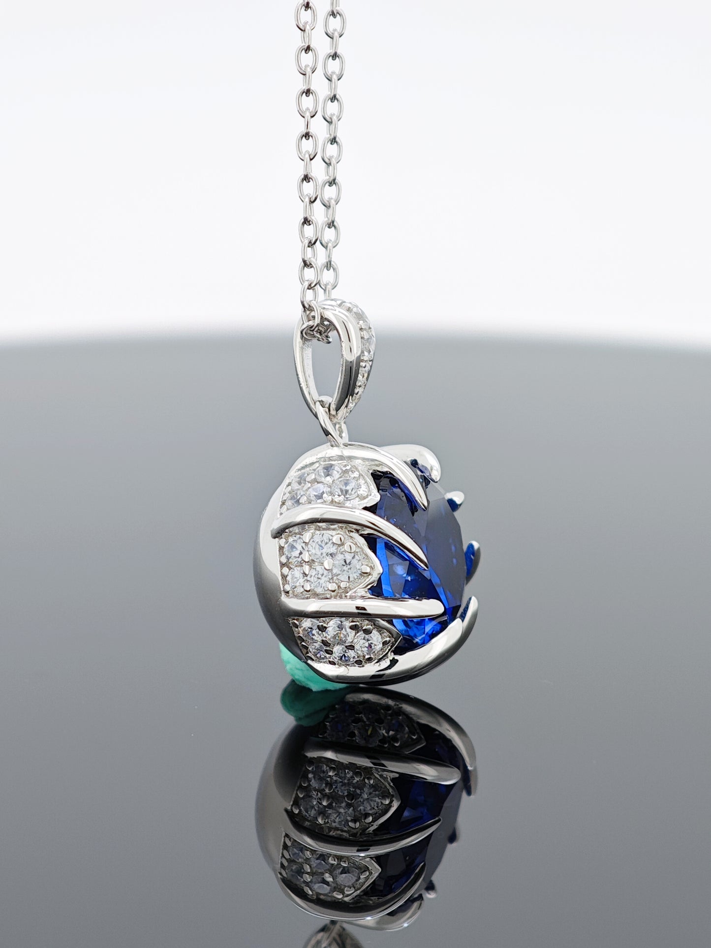 Premium S925 Silver Frame Cultivated Sapphire Pendant: Each Sparkle Speaks to Uncompromised Elegance