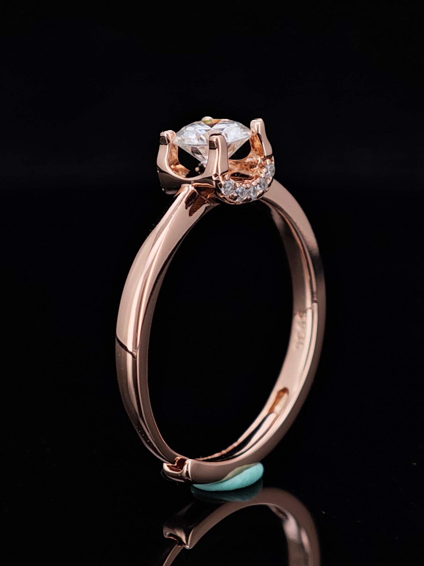  "Moissanite’s Celestial Glow: The One-of-a-Kind Engagement Ring for Your ‘Yes’ Moment"