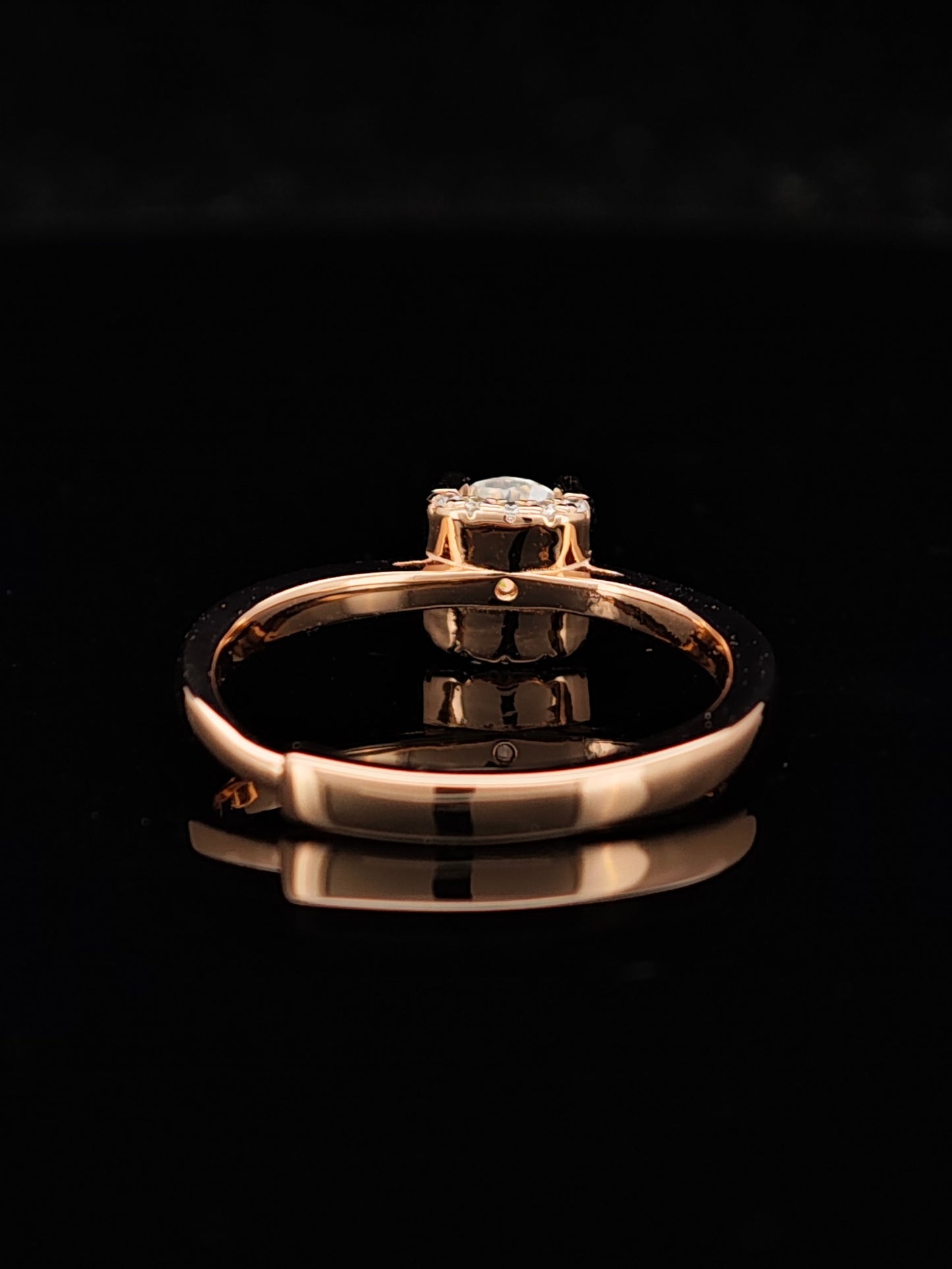  "Moissanite’s Celestial Glow: The One-of-a-Kind Engagement Ring for Your ‘Yes’ Moment"