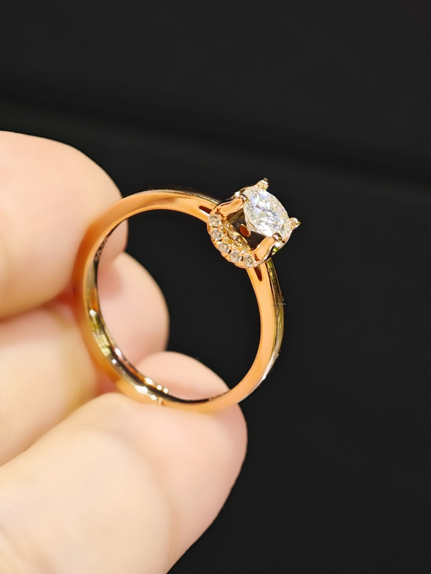  "Moissanite’s Celestial Glow: The One-of-a-Kind Engagement Ring for Your ‘Yes’ Moment"